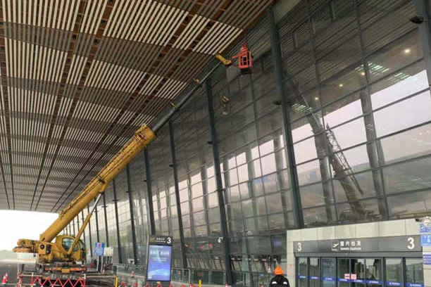 连江玻璃幕墙维护和保养